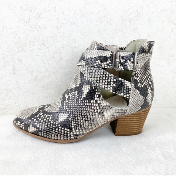 Fergalicious Kelsey Snake Ankle Boots Reptile Fall - Picture 4 of 13